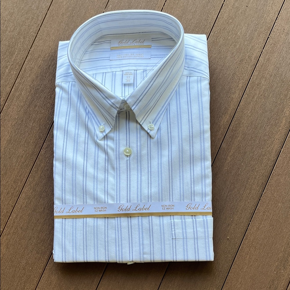 Roundtree & Yorke White Shirt with Light Blue Pinstripes